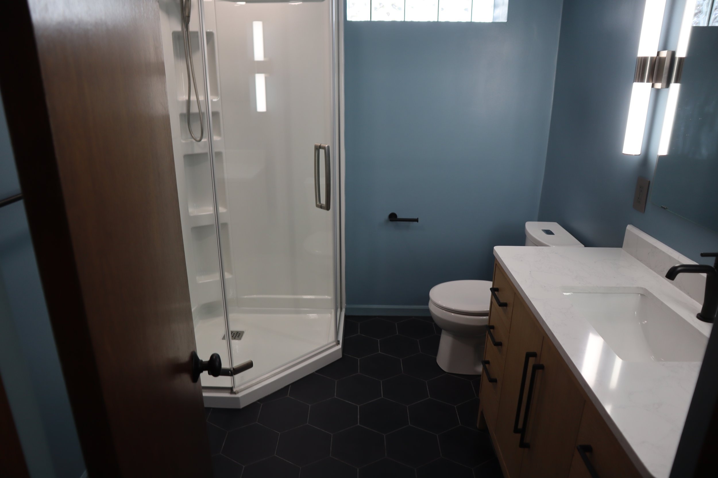 2025- Neo Angle Fiberglass shower unit