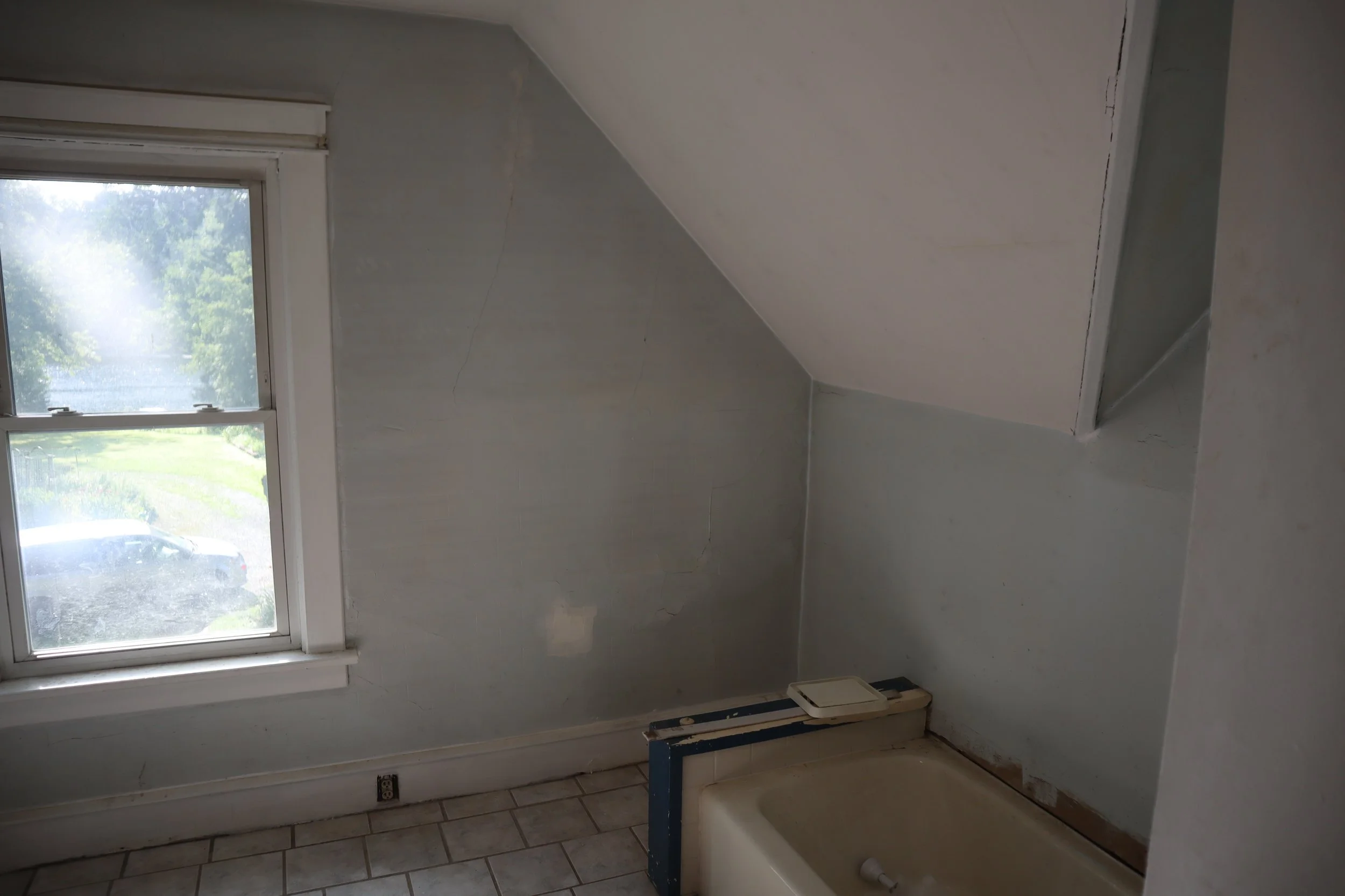 Farmhouse: Before