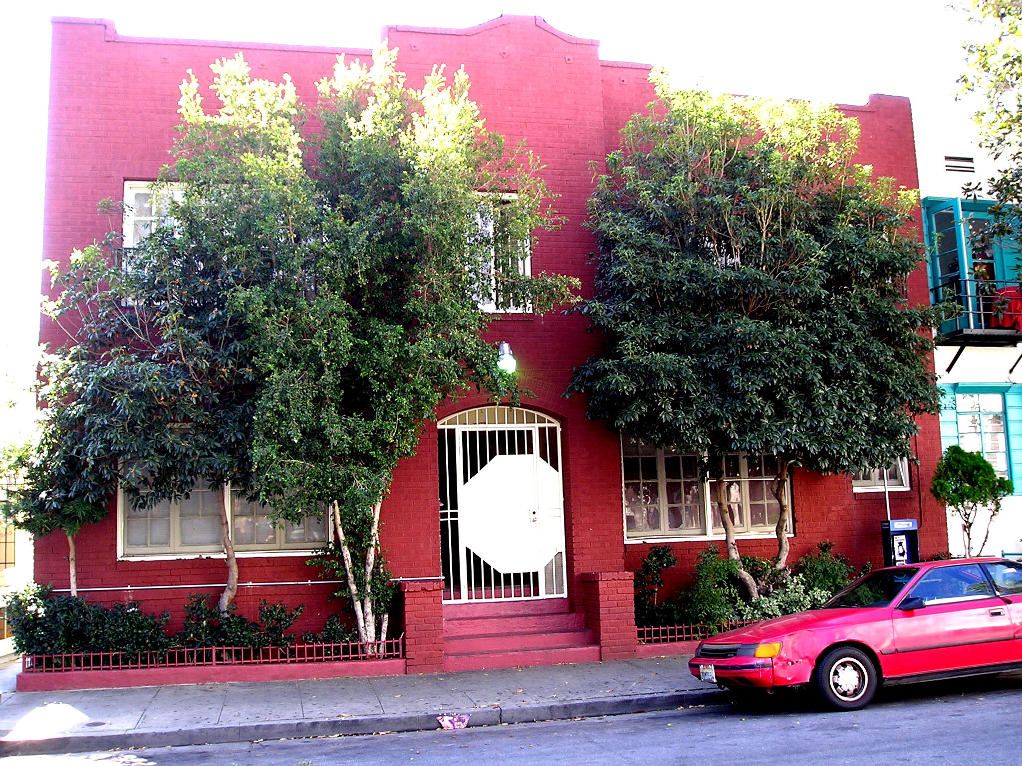 Facade of De Longpre Los Angeles