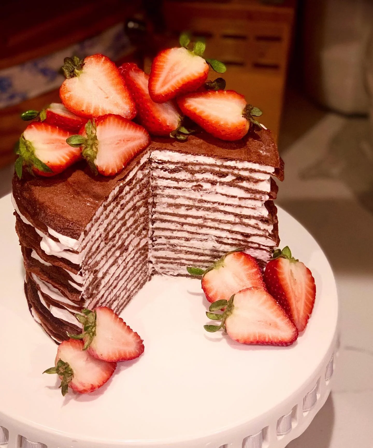 Couldn&rsquo;t help but make another cr&ecirc;pe cake in quarantine. This time with chocolate cr&ecirc;pes and strawberry Chantilly cream. 🍫🍓☁️
.
.
.
#crepes #crepe #crepecake #millecrepe #cr&ecirc;pe #cake