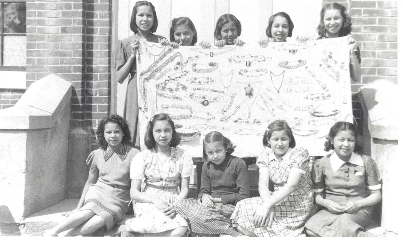Menominee Girls beadwork.jpg