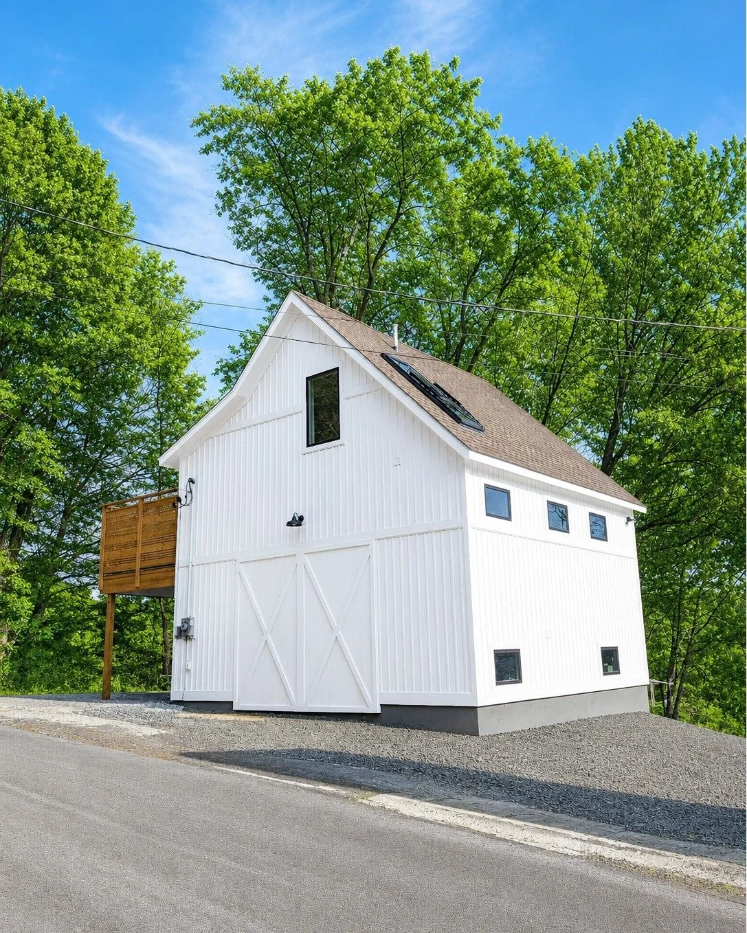 🏡✨ Small footprint. Big character. Our #RondoutCarriageHouse is a compact 24' x 24' residence designed to live much larger than its size. Inspired by historic carriage houses and barns, the home features two bedrooms, two bathrooms, radiant floor he