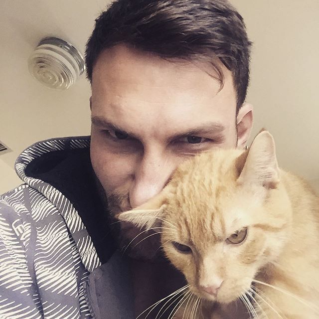 Grumpy Kitty 
#guyswithcats