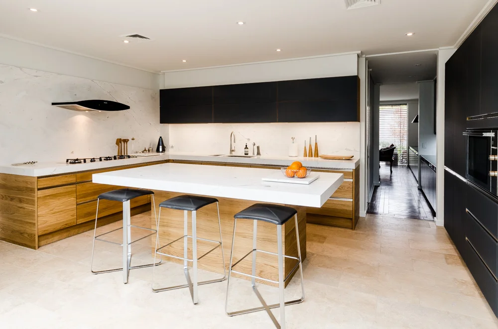 Toorak Rd Helen Smart - Web 2016-2.jpg