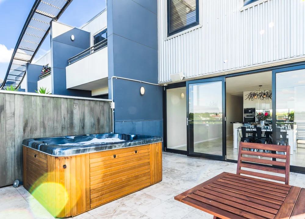 Roze Cook AirBnb - 27-185 Barkly St - Web-2.jpg