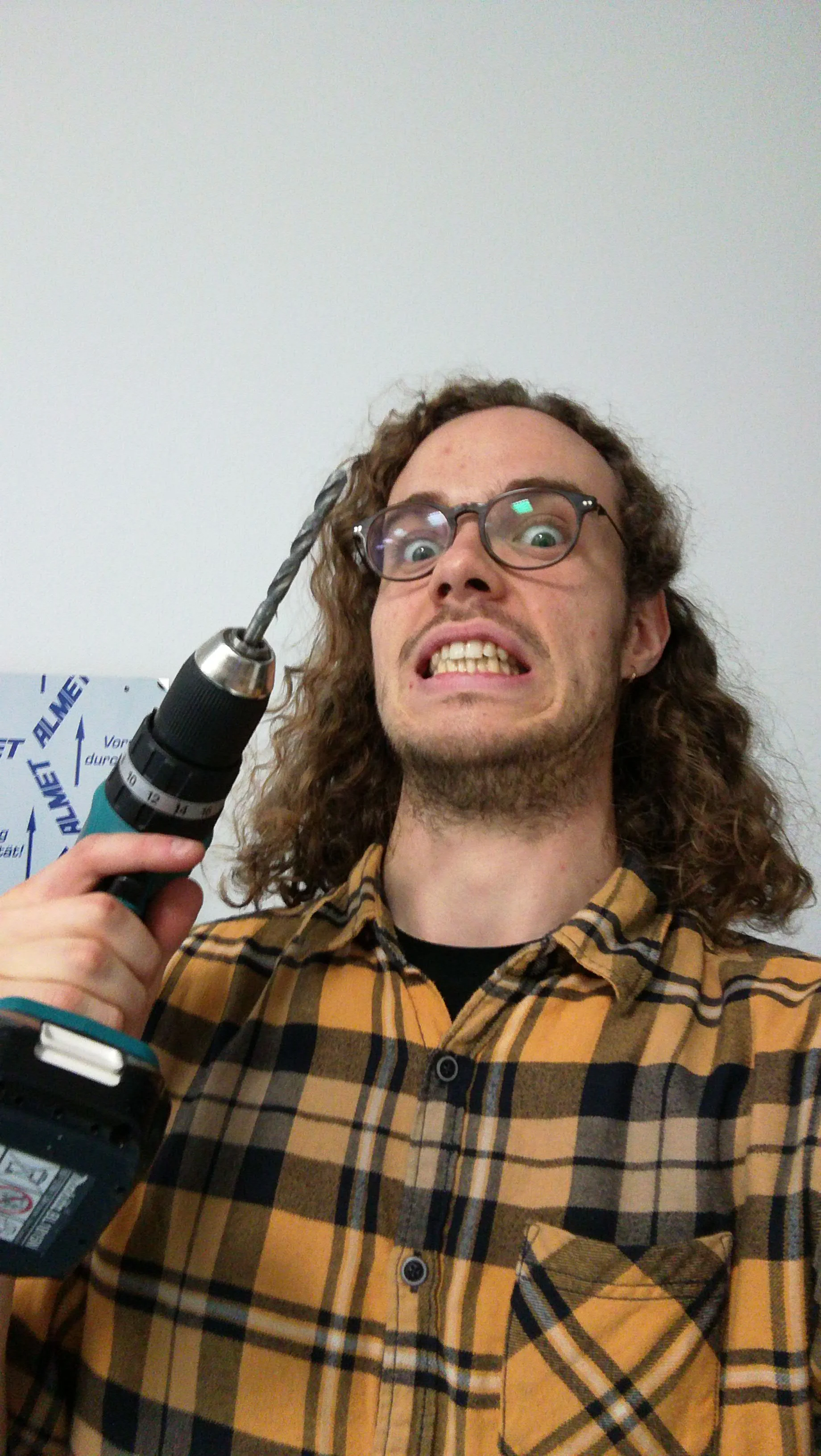 Prize & fellowship for Thomas