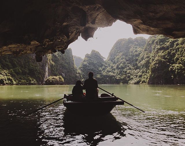 Ticking off one of the 7 wonders of Nature, Ha Long Bay (or 'descending dragon bay') in the beautiful country of Vietnam.
.
The air in Hanoi was thick, and breathing felt like those moments you would cover your entire body with a blanket. Despite the