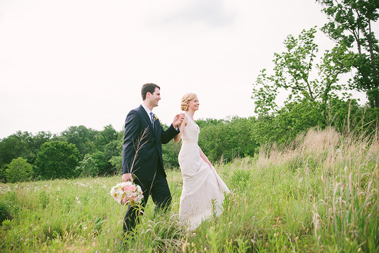 Flowers by Cincinnati wedding florist Floral Verde LLC. Photo by Eleven:11 Photography Studio. Ceremony and reception at The Little Red Schoolhouse, Indian Hill, Ohio.