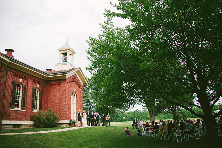 Flowers by Cincinnati wedding florist Floral Verde LLC. Photo by Eleven:11 Photography Studio. Ceremony and reception at The Little Red Schoolhouse, Indian Hill, Ohio.