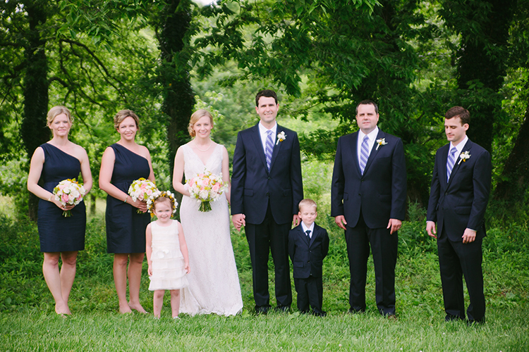 Flowers by Cincinnati wedding florist Floral Verde LLC. Photo by Eleven:11 Photography Studio. Ceremony and reception at The Little Red Schoolhouse, Indian Hill, Ohio.