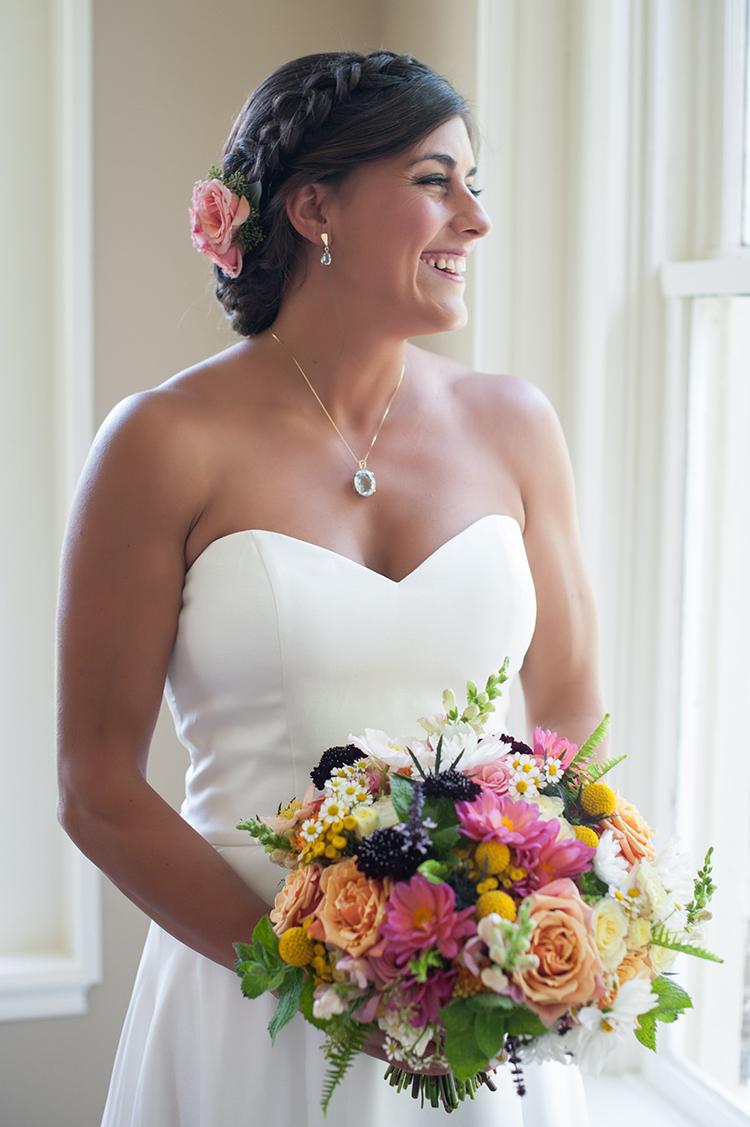 Wedding at the Inn at Oneonta, Melbourne, Kentucky. Flowers by Cincinnati wedding florist Floral Verde LLC. Photo by Ben Elsass Photography.