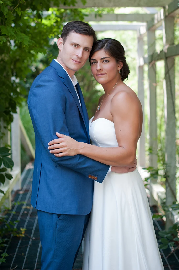 Wedding at the Inn at Oneonta, Melbourne, Kentucky. Flowers by Cincinnati wedding florist Floral Verde LLC. Photo by Ben Elsass Photography.