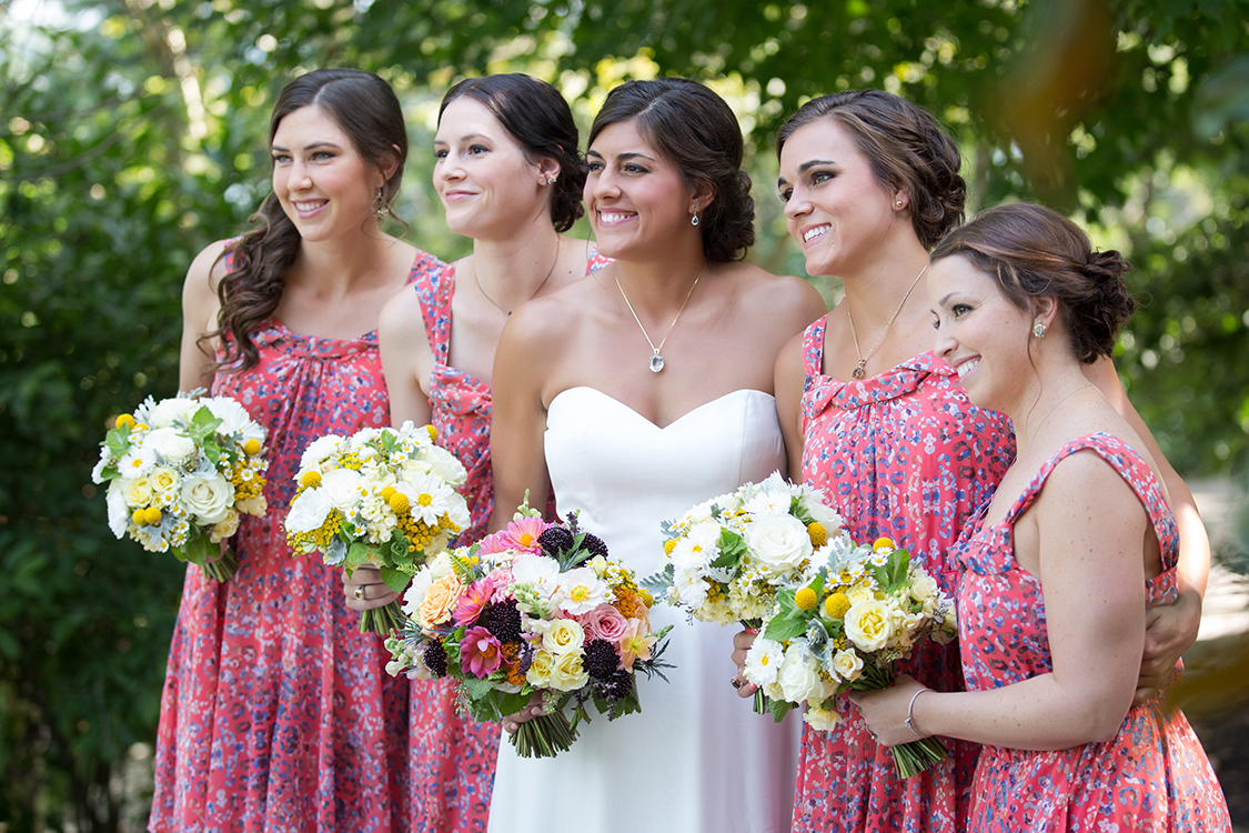 Wedding at the Inn at Oneonta, Melbourne, Kentucky. Flowers by Cincinnati wedding florist Floral Verde LLC. Photo by Ben Elsass Photography.