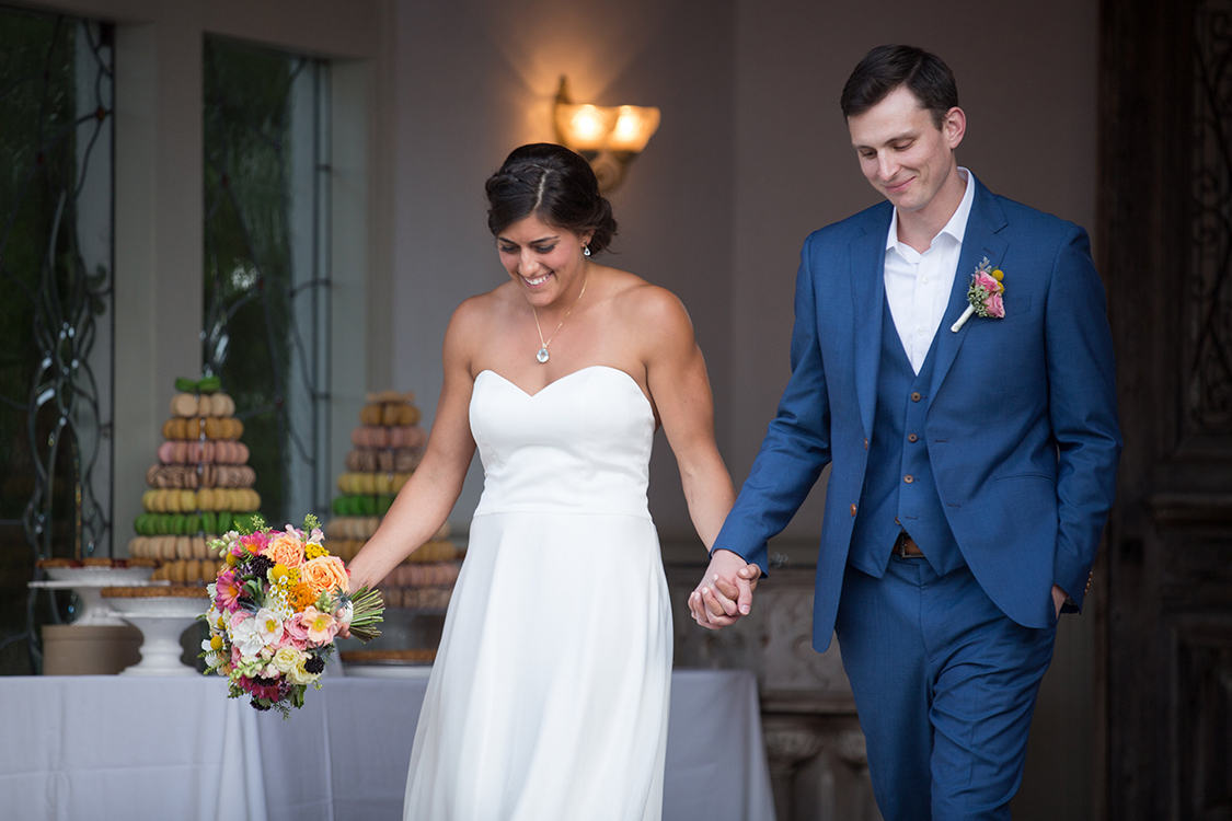 Wedding at the Inn at Oneonta, Melbourne, Kentucky. Flowers by Cincinnati wedding florist Floral Verde LLC. Photo by Ben Elsass Photography.