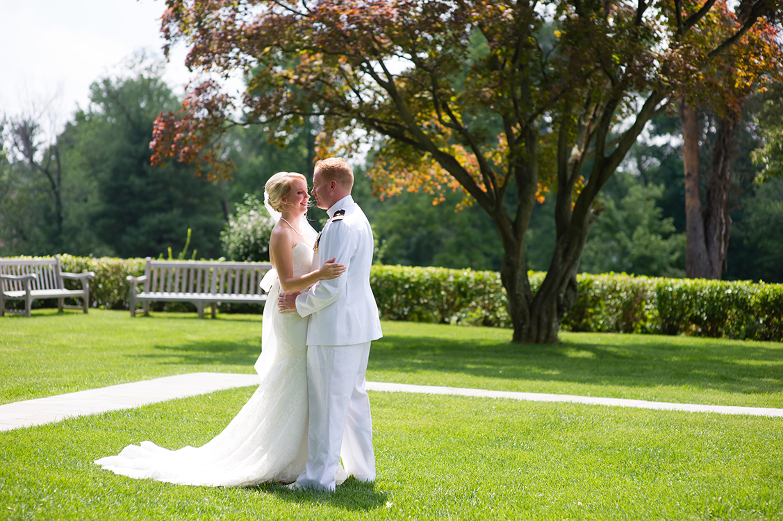 Wedding at Pinecroft Mansion, Cincinnati, Ohio. Flowers by Floral Verde LLC. Photo by Mandy Leigh Photography.