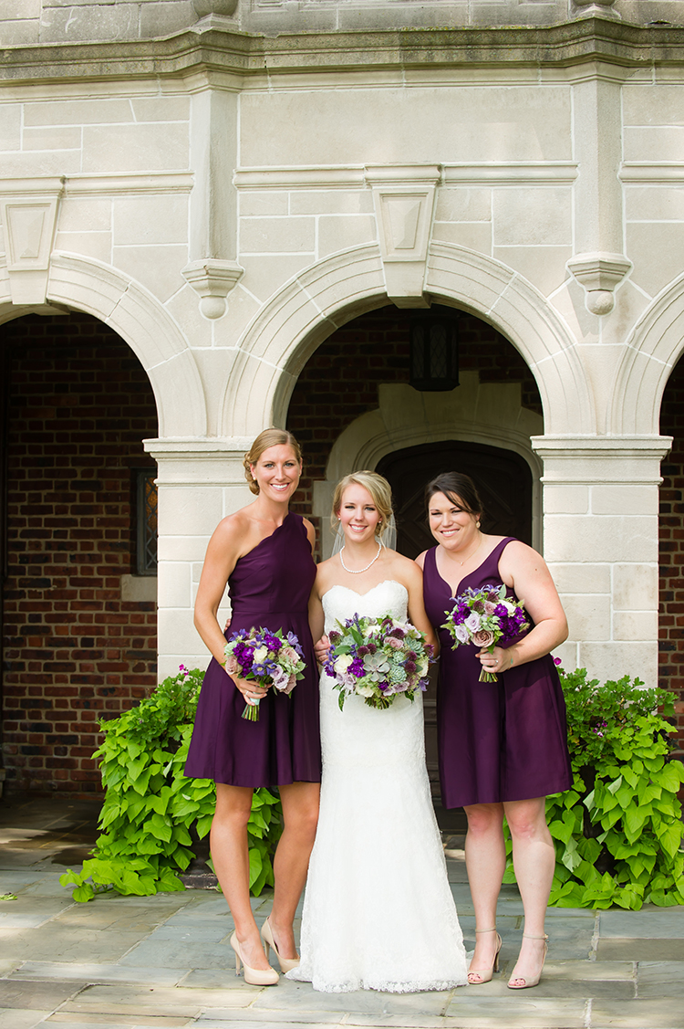 Wedding at Pinecroft Mansion, Cincinnati, Ohio. Flowers by Floral Verde LLC. Photo by Mandy Leigh Photography.