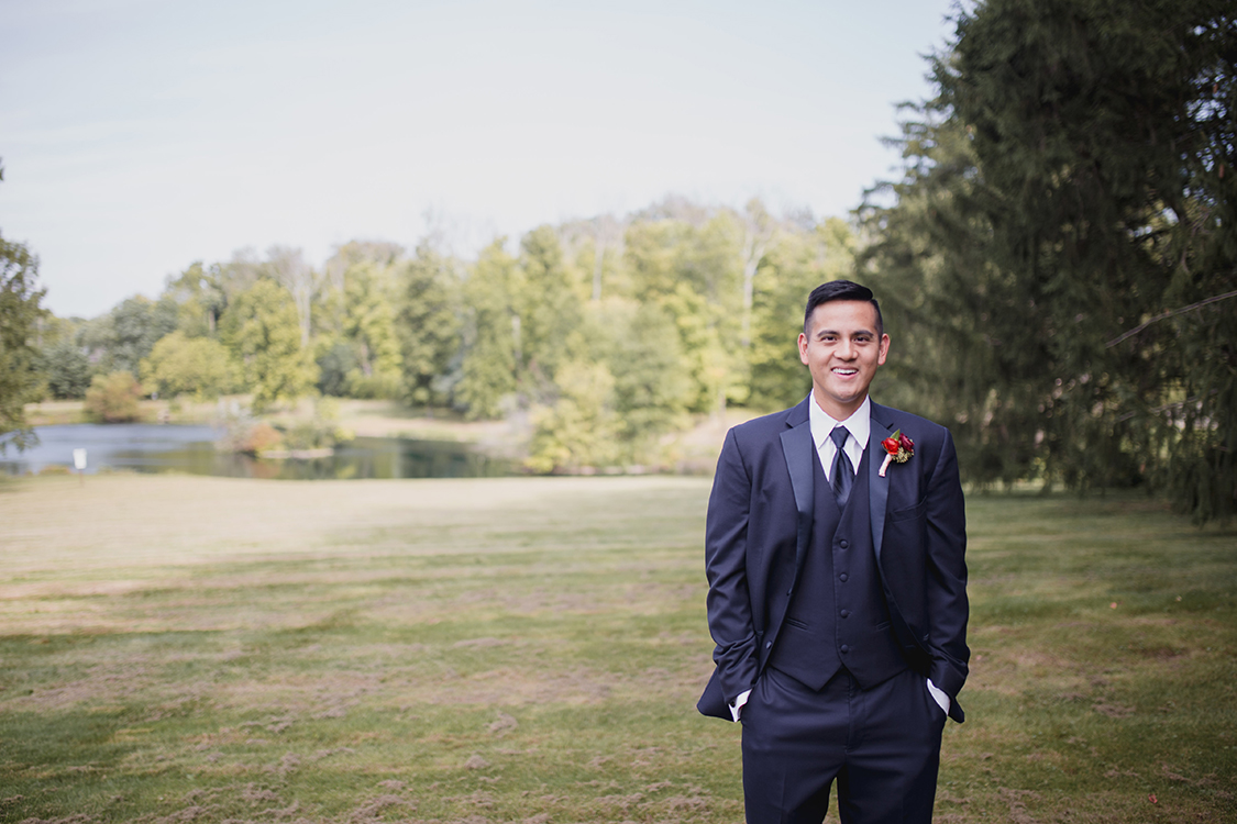 Groom at Pinecroft Mansion, Cincinnati, Ohio. Flowers by Floral Verde LLC. Photo by Carly Short Photography.