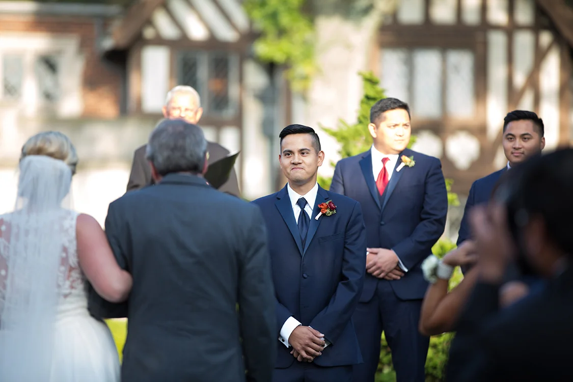 Wedding ceremony at Pinecroft Mansion, Cincinnati, Ohio. Flowers by Floral Verde LLC. Photo by Carly Short Photography.
