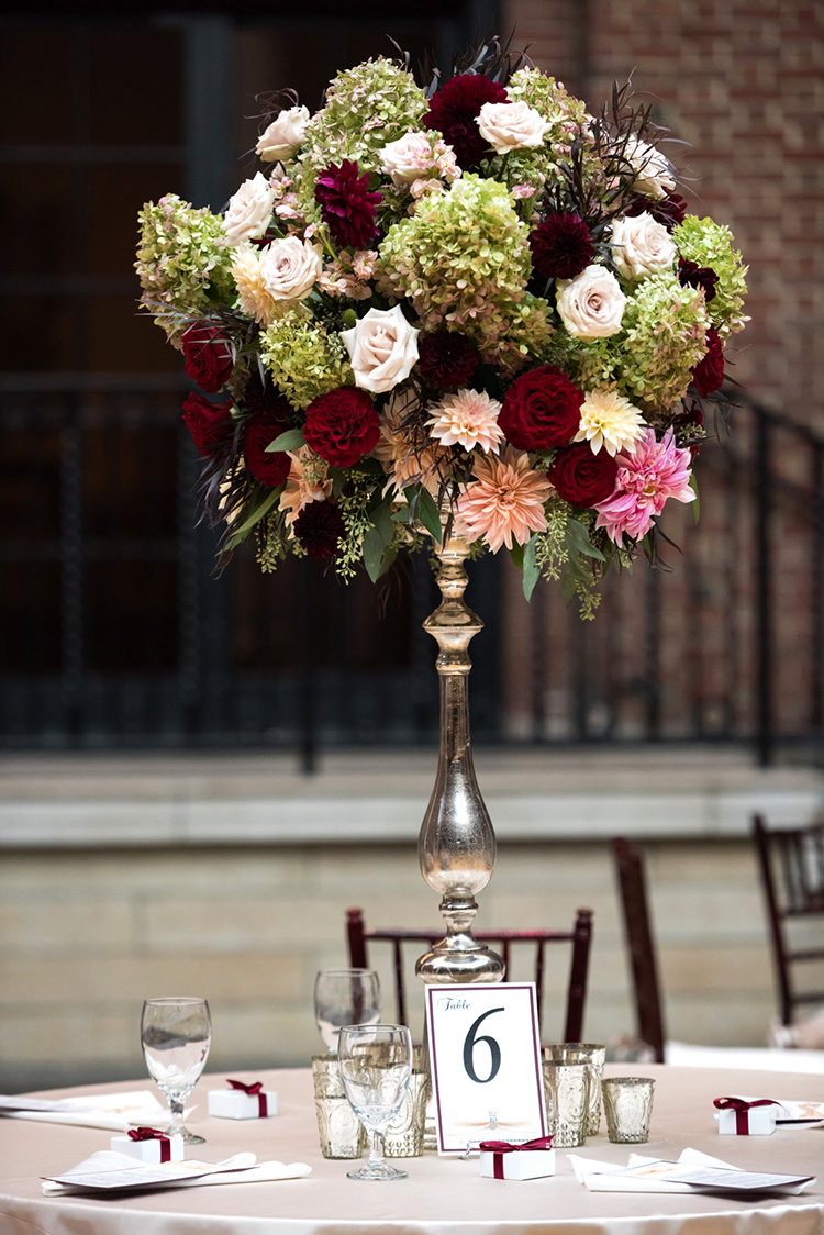 Wedding at The Dayton Art Institute, Dayton, Ohio. Flowers by Floral Verde LLC. Photo by Maxim Photo Studio.