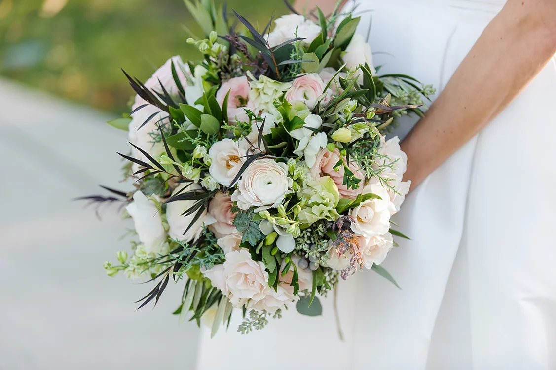 Wedding at The Transept, Cincinnati, Ohio. Flowers by Floral Verde LLC. Photo by Leppert Photography.
