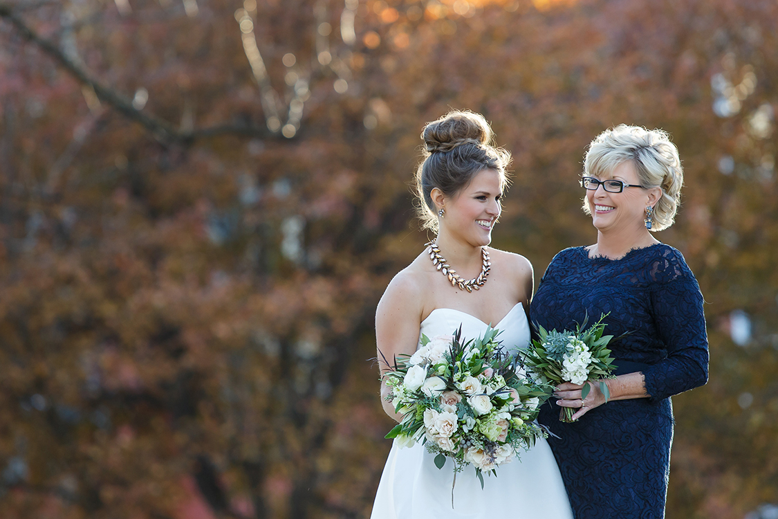 Wedding at The Transept, Cincinnati, Ohio. Flowers by Floral Verde LLC. Photo by Leppert Photography.