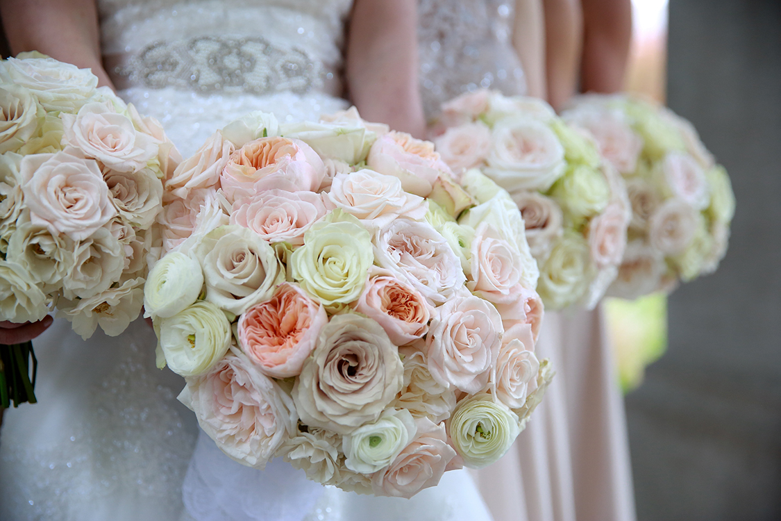 Wedding Ceremony at St. Francis Xavier Church, Cincinnati, Ohio. Flowers by Floral Verde LLC. Photo by Sherri Barber.