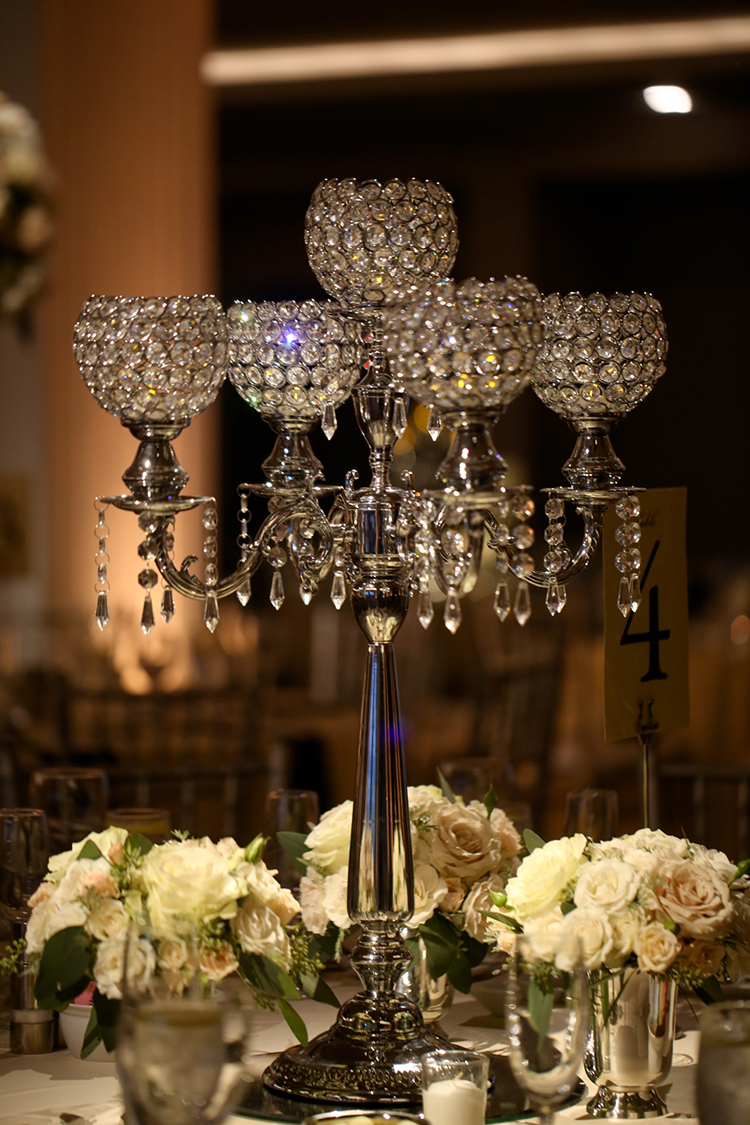 Wedding Reception at The Renaissance, Cincinnati, Ohio. Flowers by Floral Verde LLC. Photo by Sherri Barber.