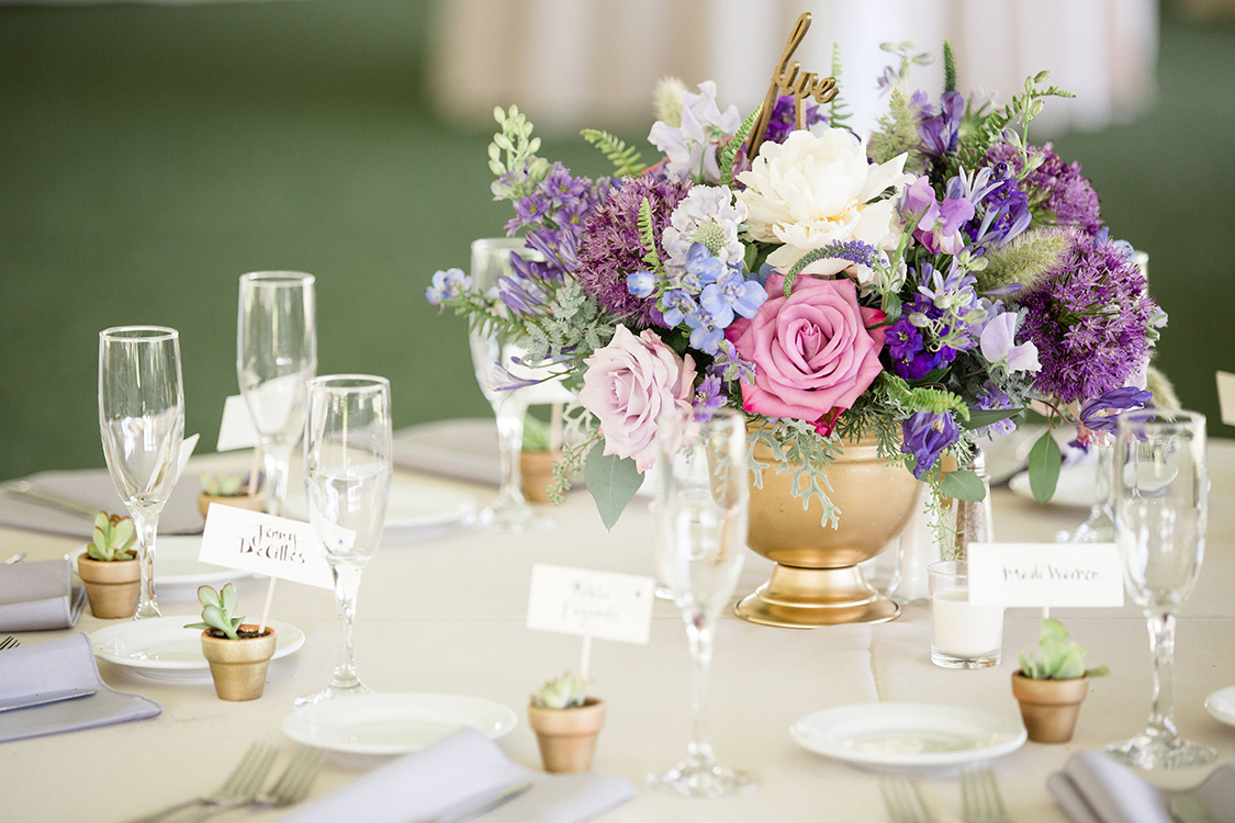 Wedding Reception at the French House Cincinnati, Ohio. Flowers by Floral Verde. Photo by Leah Barry Photography.