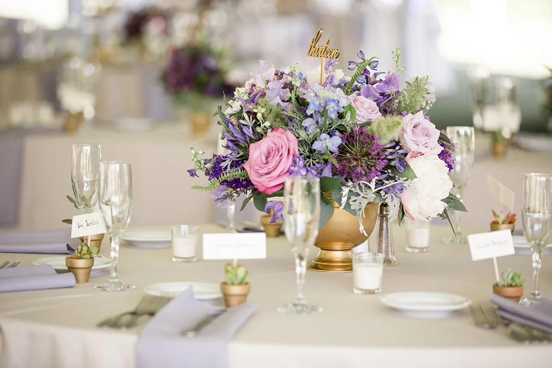 Wedding Reception at the French House Cincinnati, Ohio. Flowers by Floral Verde. Photo by Leah Barry Photography.