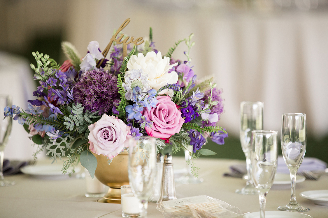 Wedding Reception at the French House Cincinnati, Ohio. Flowers by Floral Verde. Photo by Leah Barry Photography.