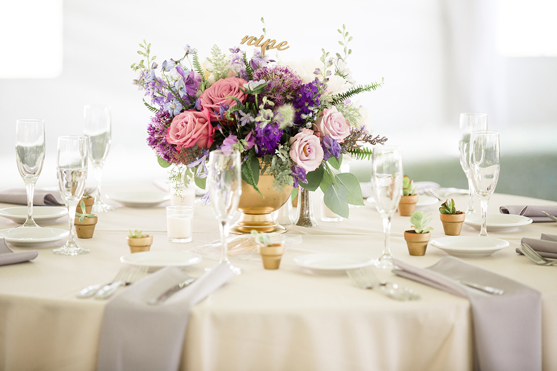 Wedding Reception at the French House Cincinnati, Ohio. Flowers by Floral Verde. Photo by Leah Barry Photography.