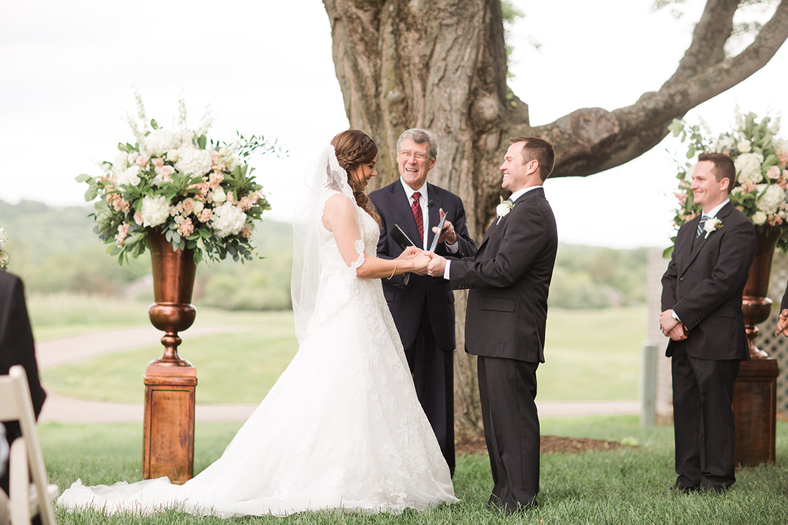 Wedding Ceremony at Ivy Hills Country Club in Cincinnati, Ohio. Flowers by Floral Verde. Photo by Leah Barry Photography.