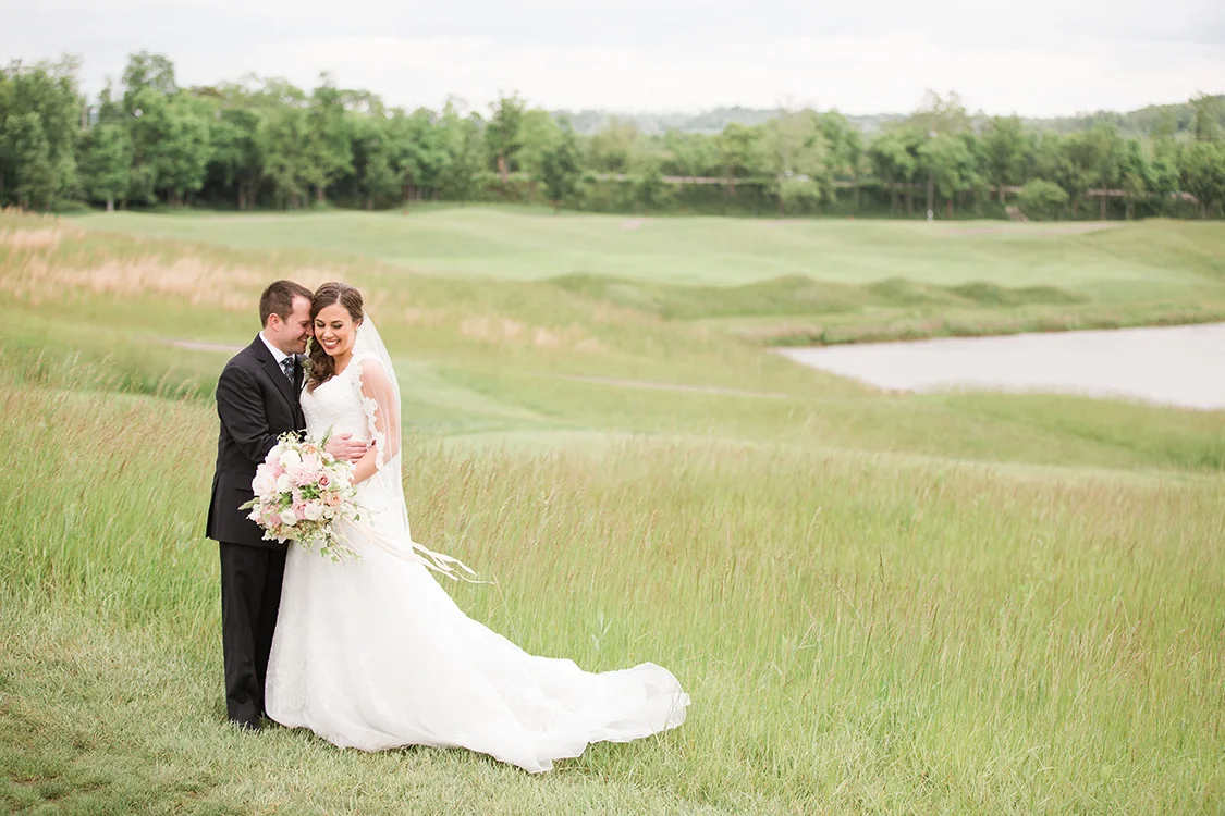 Wedding Ceremony at Ivy Hills Country Club in Cincinnati, Ohio. Flowers by Floral Verde. Photo by Leah Barry Photography.