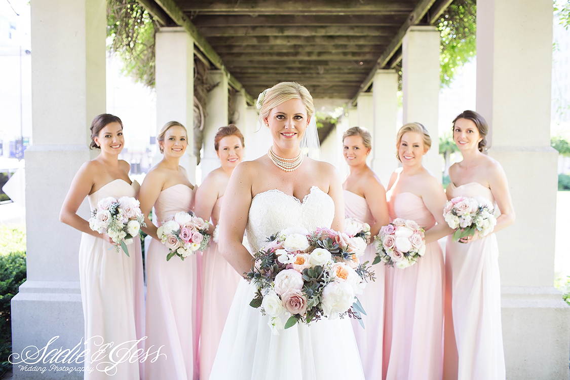 Wedding Reception at the Taft Museum of Art Cincinnati, Ohio. Flowers by Floral Verde. Photo by Sadie and Jess.