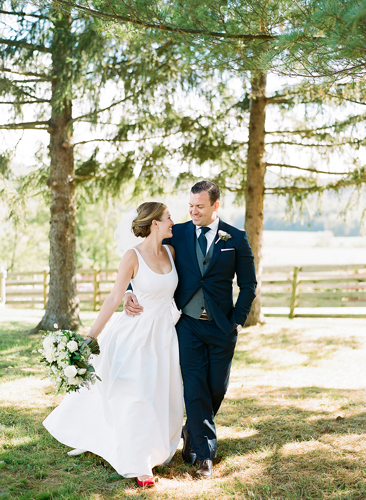 Wedding Ceremony at a Private Farm in Hillsboro, Ohio. Flowers by Floral Verde. Photo by Lane Baldwin Photography