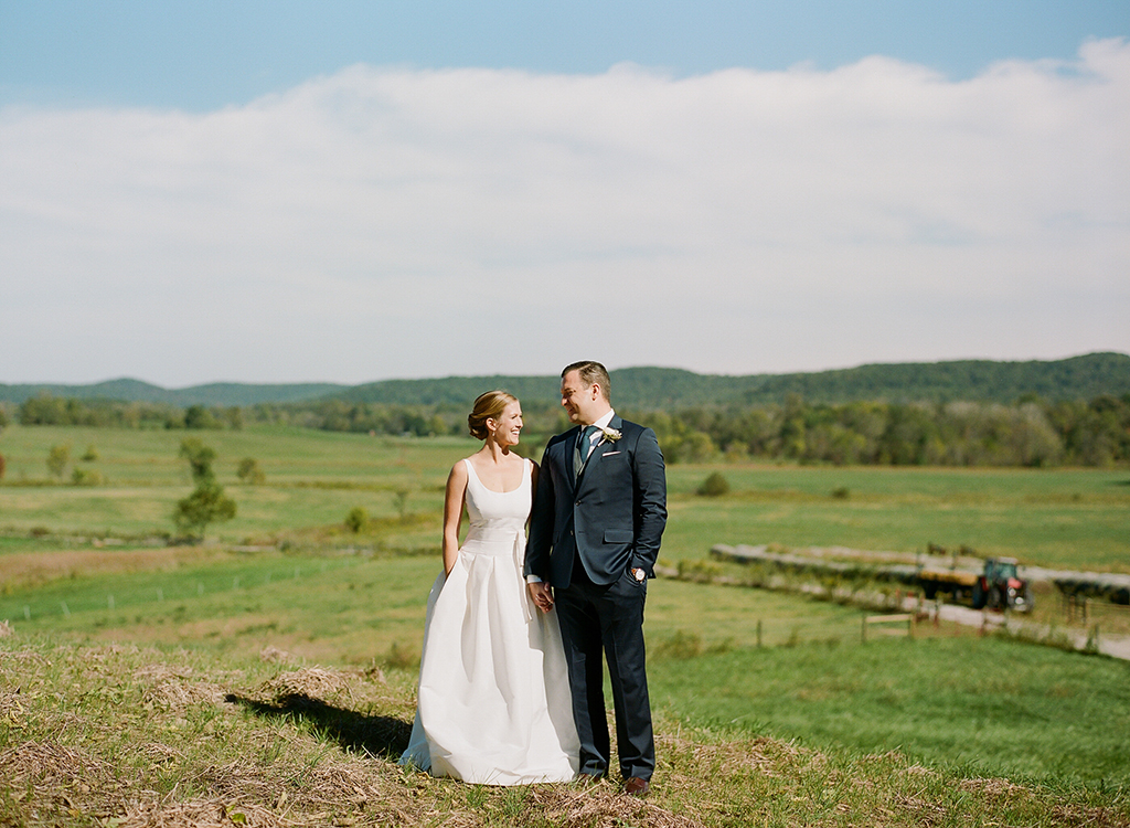 Wedding Ceremony at a Private Farm in Hillsboro, Ohio. Flowers by Floral Verde. Photo by Lane Baldwin Photography.