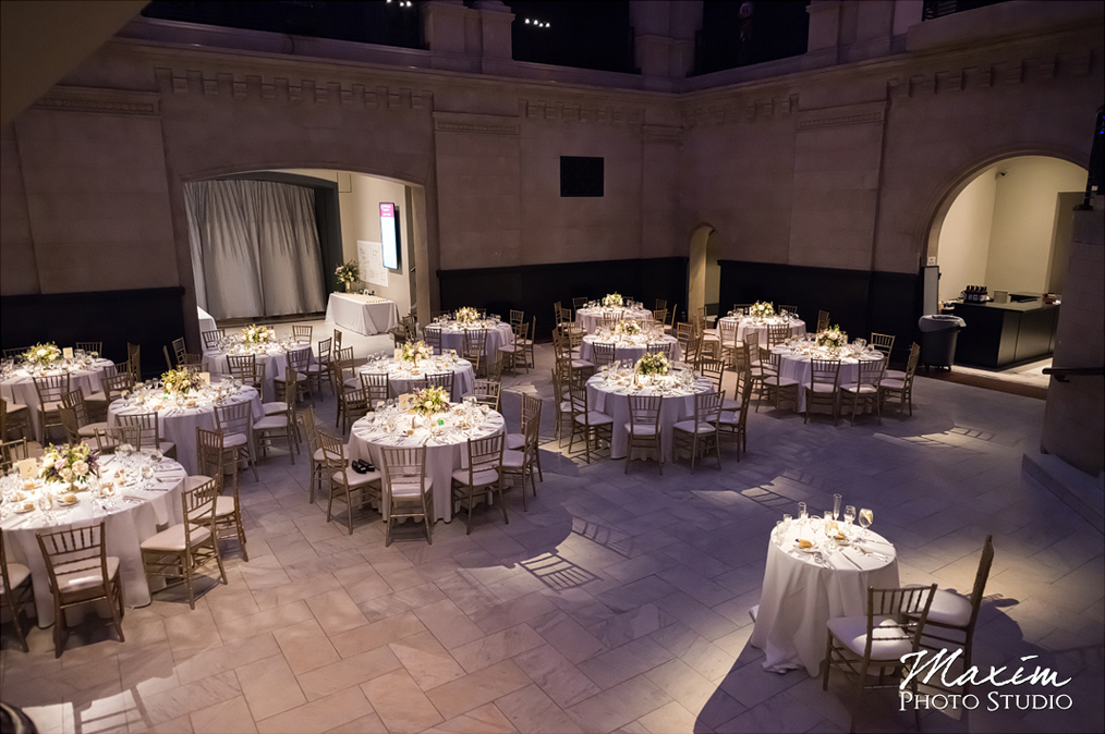 Wedding Reception at the Cincinnati Art Museum. Flowers by Floral Verde. Photo by Maxim Photo Studio.