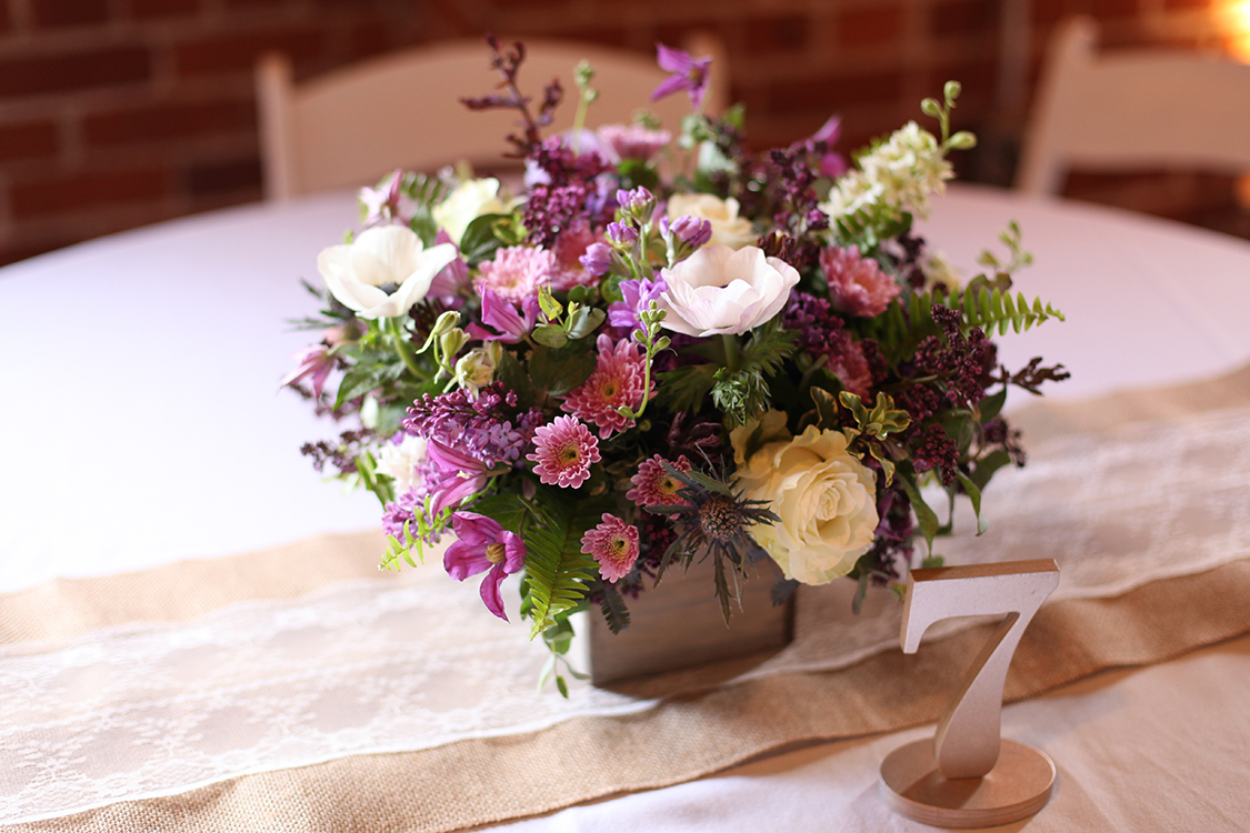 Wedding Reception at Longworth Hall in Cincinnati, Ohio. Flowers by Floral Verde.