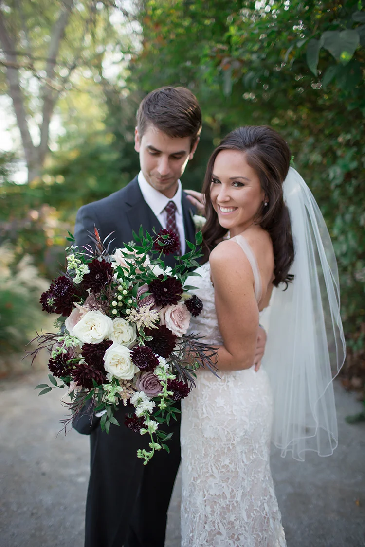 Wedding ceremony at the Inn at Oneonta, Melbourne, Kentucky. Flowers by Floral Verde. Photo by Magic Memory Works Photography.