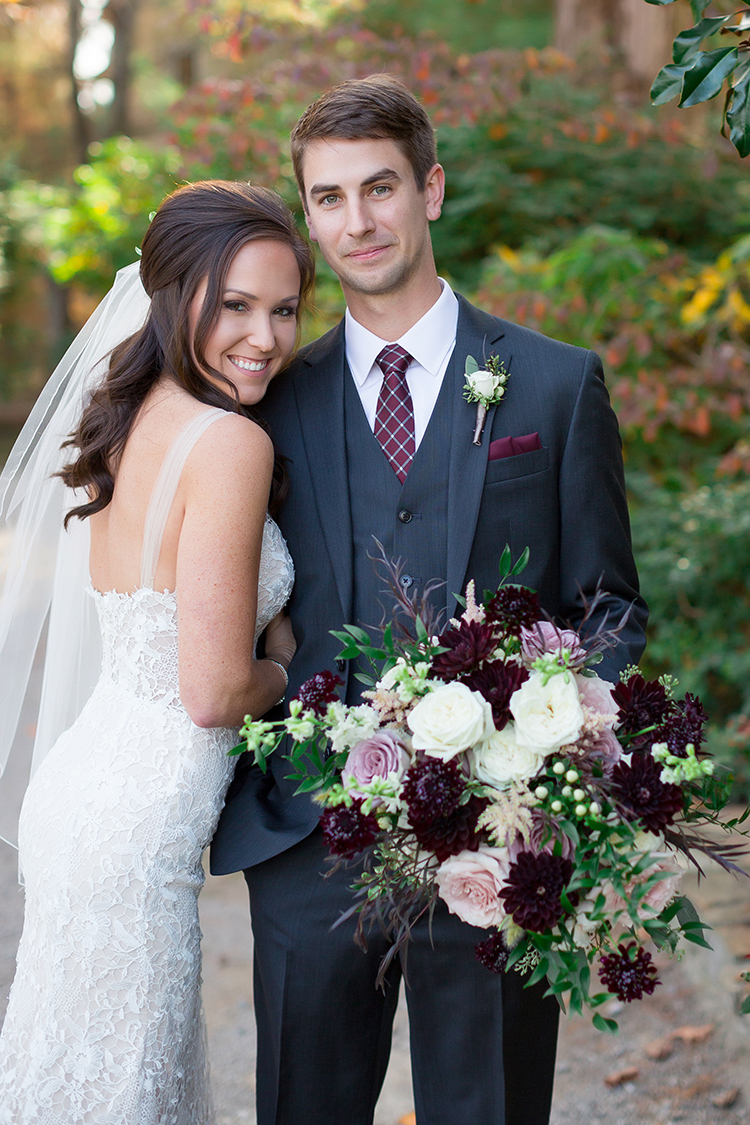 Wedding ceremony at the Inn at Oneonta, Melbourne, Kentucky. Flowers by Floral Verde. Photo by Magic Memory Works Photography.