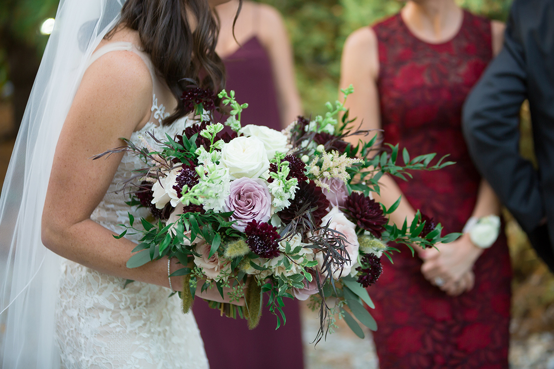 Wedding ceremony at the Inn at Oneonta, Melbourne, Kentucky. Flowers by Floral Verde. Photo by Magic Memory Works Photography.