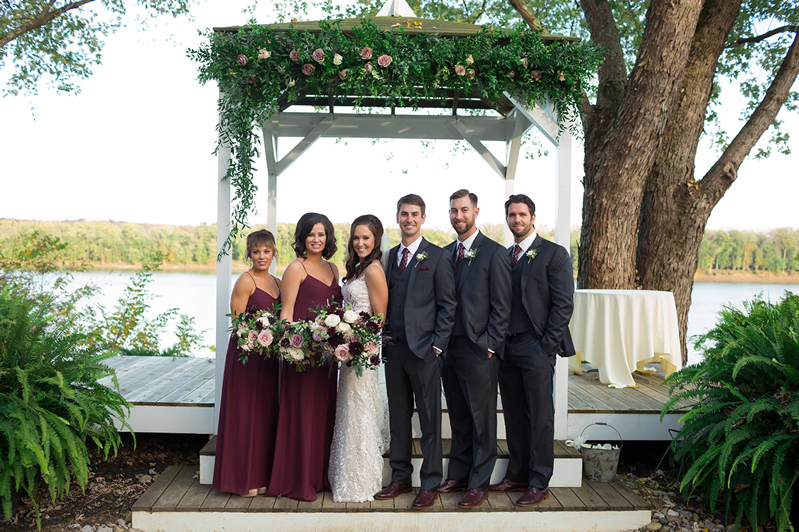 Wedding ceremony at the Inn at Oneonta, Melbourne, Kentucky. Flowers by Floral Verde. Photo by Magic Memory Works Photography.