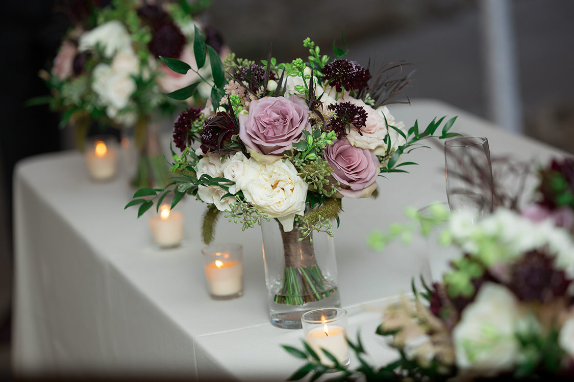 Wedding reception at the Inn at Oneonta, Melbourne, Kentucky. Flowers by Floral Verde. Photo by Magic Memory Works Photography.