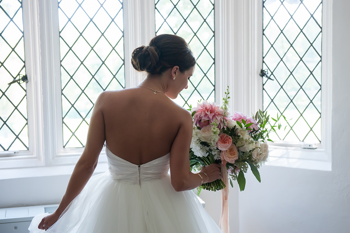 Wedding Reception at Pinecroft at Crosley Estates in Cincinnati, Ohio. Flowers by Floral Verde. Photo by Ben Elsass Photography.