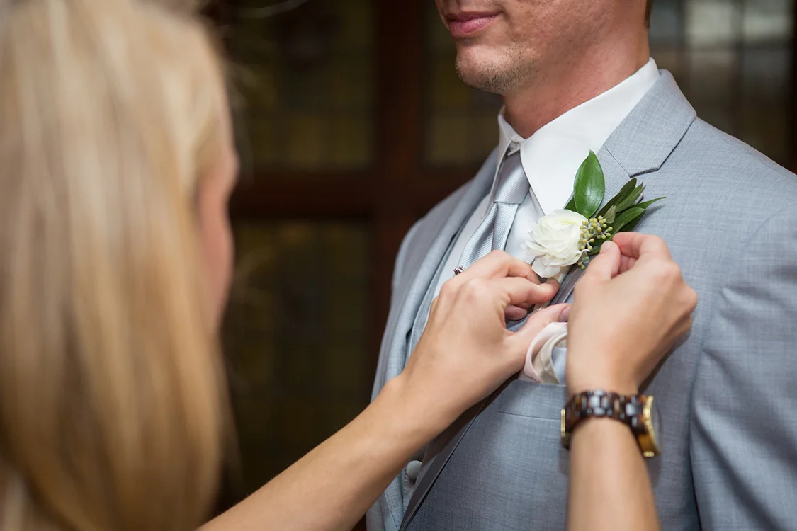 Wedding Reception at Pinecroft at Crosley Estates in Cincinnati, Ohio. Flowers by Floral Verde. Photo by Ben Elsass Photography.