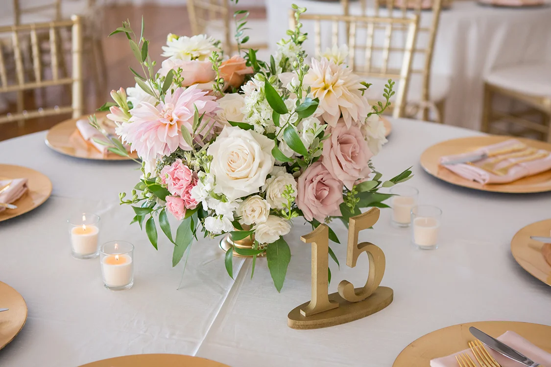 Wedding Reception at Pinecroft at Crosley Estates in Cincinnati, Ohio. Flowers by Floral Verde. Photo by Ben Elsass Photography.