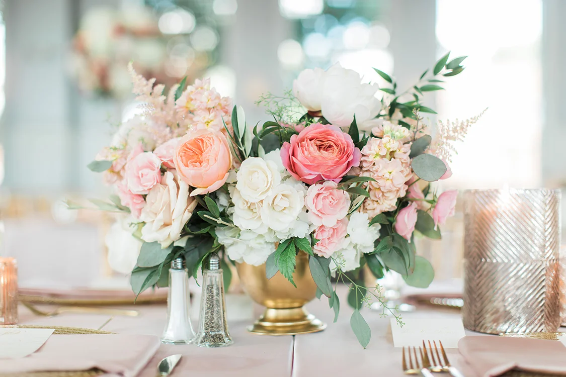 Wedding Reception at The Carrick House in Lexington, Kentucky. Flowers by Floral Verde. Photo by Rachael McCall Photography.