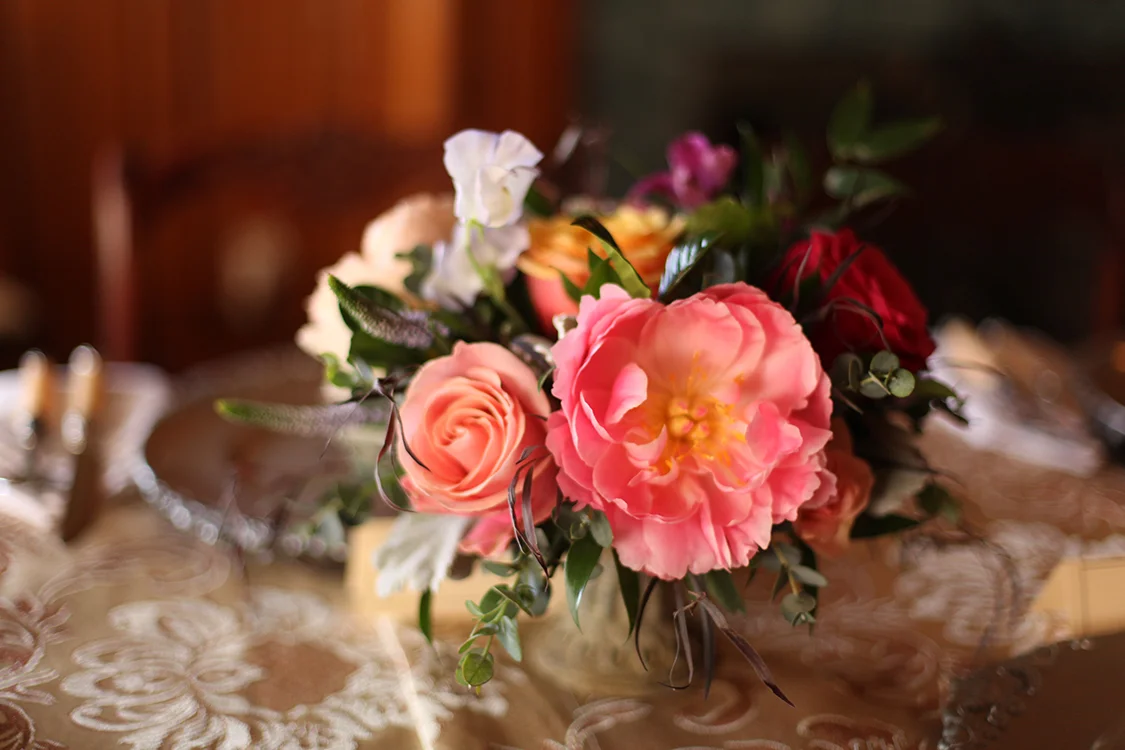 Wedding ceremony and reception at Wiedemann Hill Mansion in Newport, Kentucky. Flowers by Floral Verde.