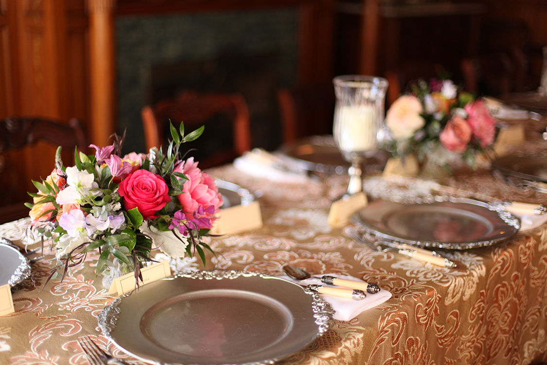Wedding ceremony and reception at Wiedemann Hill Mansion in Newport, Kentucky. Flowers by Floral Verde.