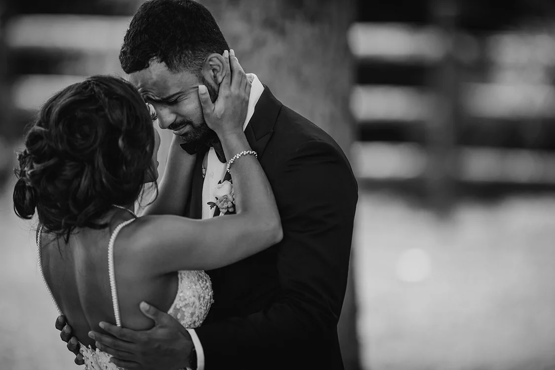 Wedding at the Greenacres Arts Center in Cincinnati, Ohio. Flowers by Floral Verde. Photo by Studio 22 Photography.